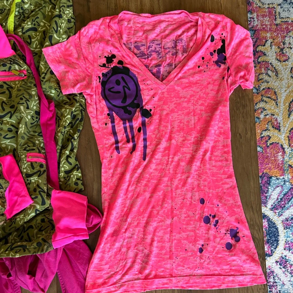 Zumba Fitness Pink Tank, camo cropped pant, camo shorts, light cardigan, fun top - Picture 1 of 14